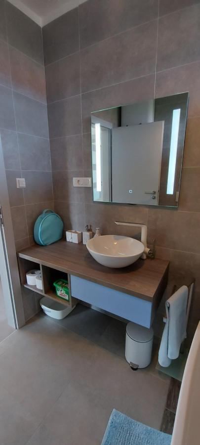 Holiday Home Velebit Nin Luaran gambar